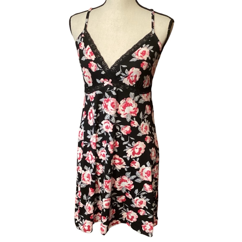 Dreamwear Jersey‎ Knit Soft Chemise Black with Pink Roses Size Medium